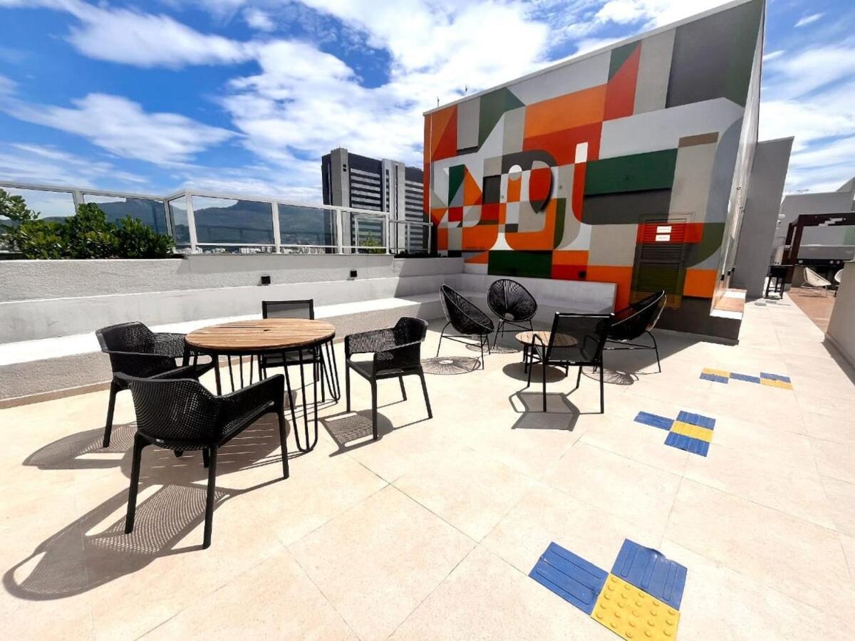 Apartment De 2 Quartos, Com Piscina E Ha 10 Km De Copacabana *